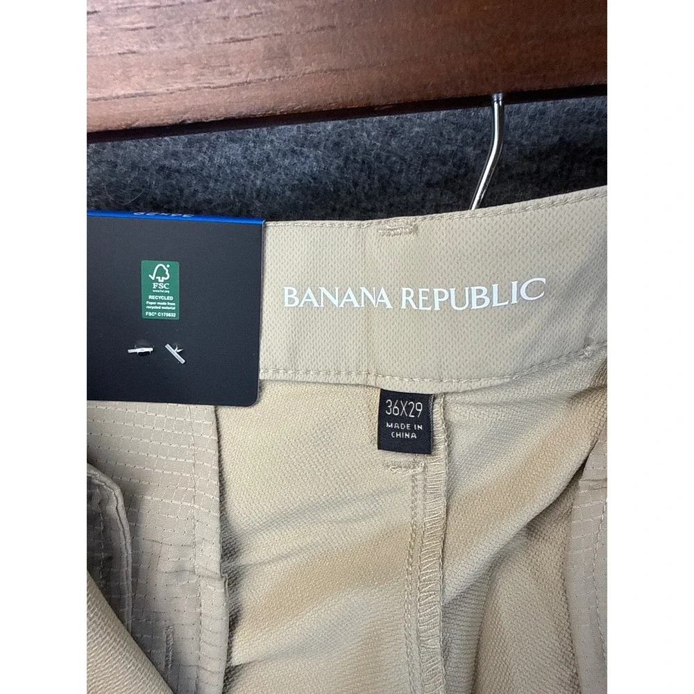 NWT Banana Republic Flat Front Pant Men 36x29 Tan Performance Polyester Trousers